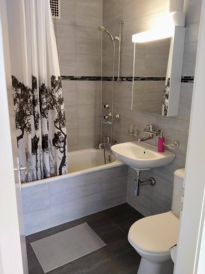 דירות Studio, 4-7 Mins To Bern Main Station By Train מראה חיצוני תמונה